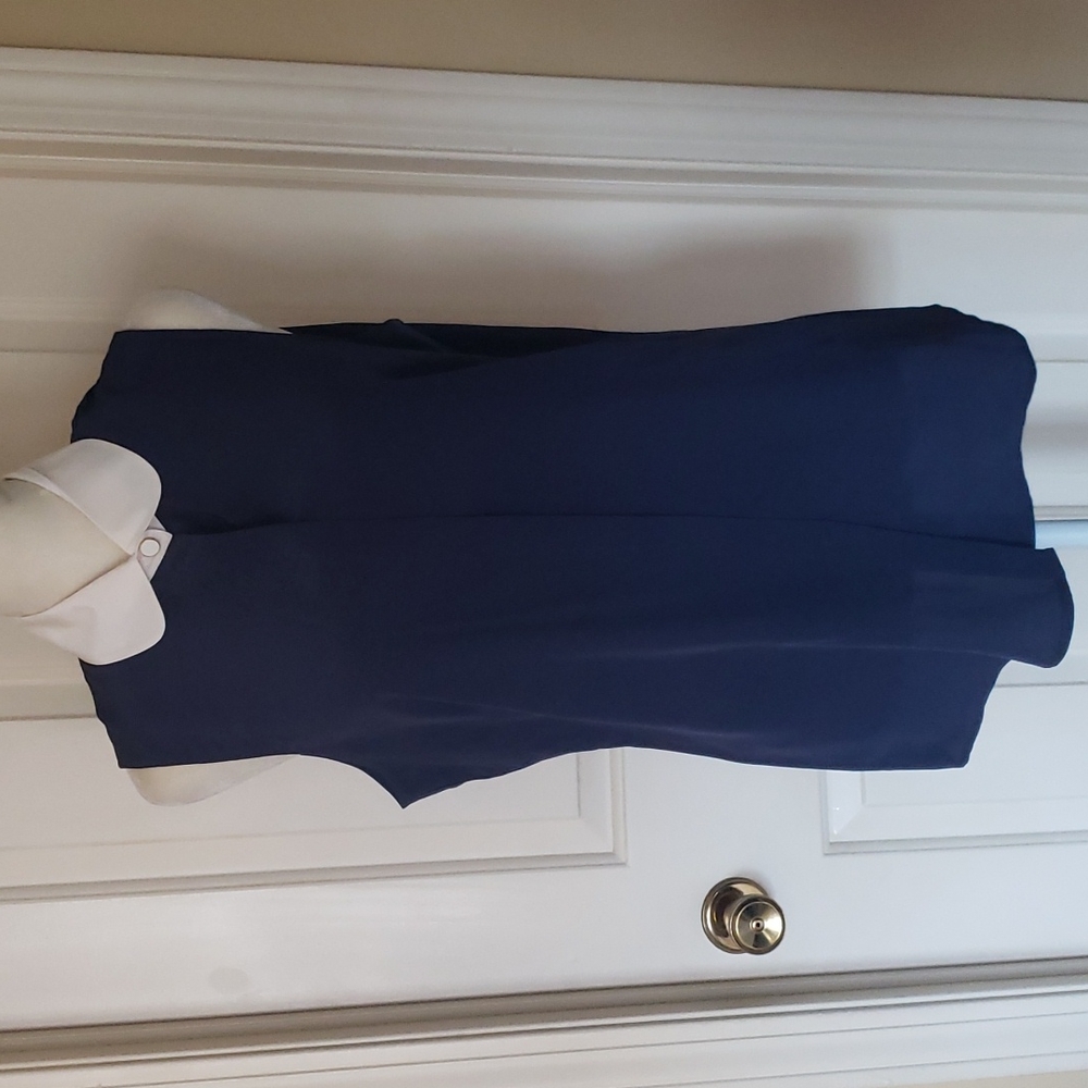 Lilly Pulitzer 100% Silk Navy Blue White Collar Sleeveless Button up Blouse Med